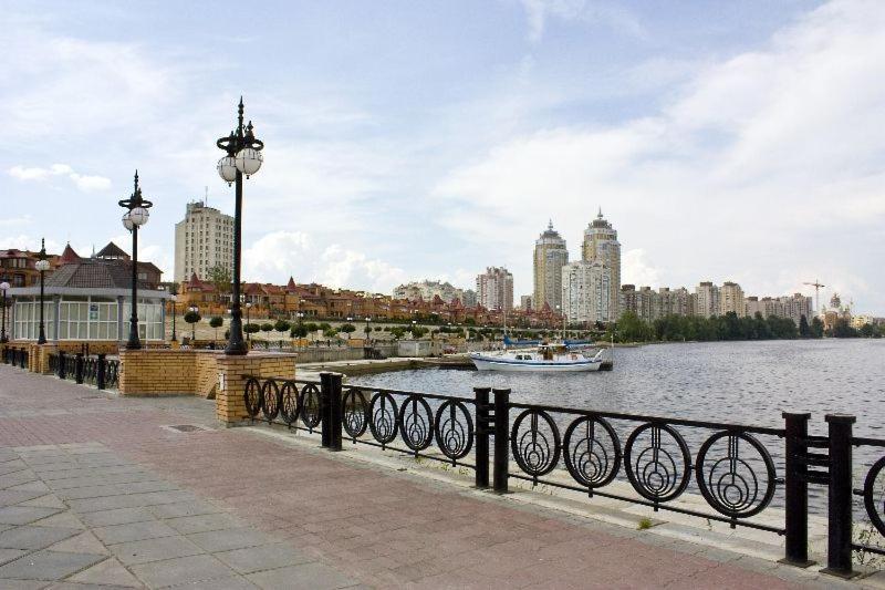 Dream Town Apartment Kiev Exterior foto